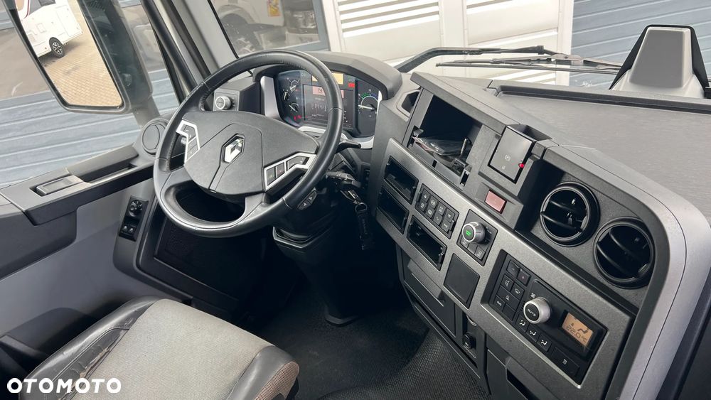 Renault T480 - 17