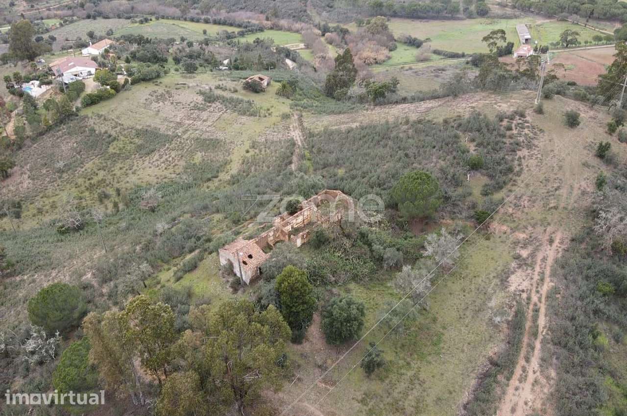 Moradia para reconstrução com PIP aprovado, em S.M. da Serra - Grande imagem: 5/33