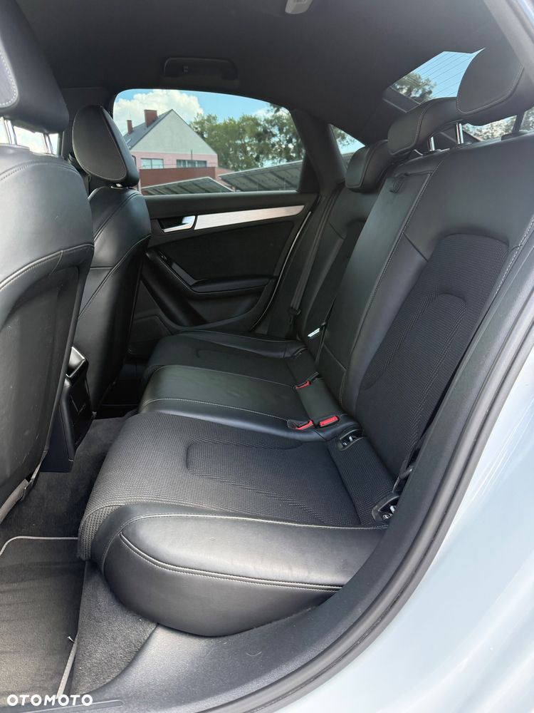 Audi A4 Avant 2.0 TDI DPF clean diesel S line Sportpaket - 11