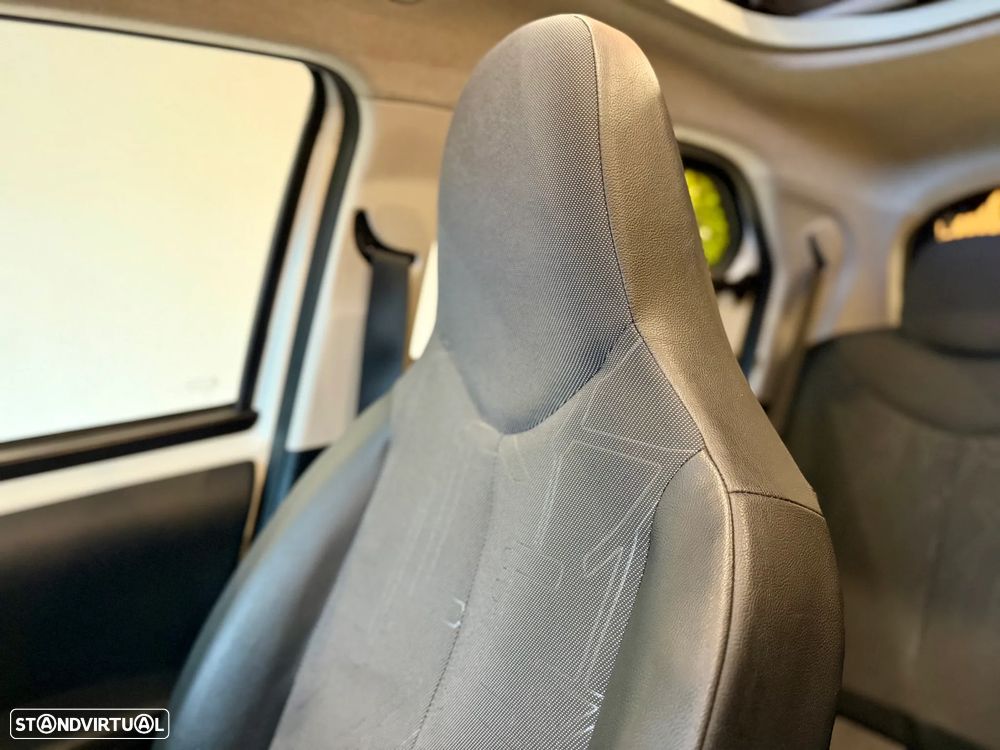 Toyota Aygo x-wave - 30