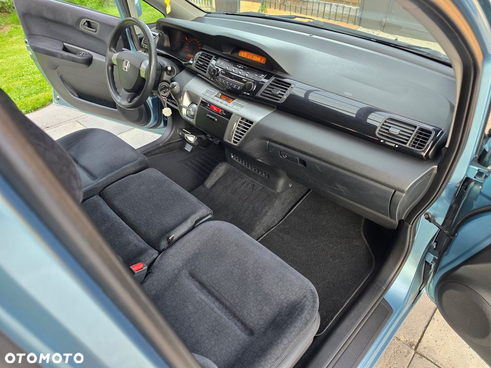 Honda FR-V - 26