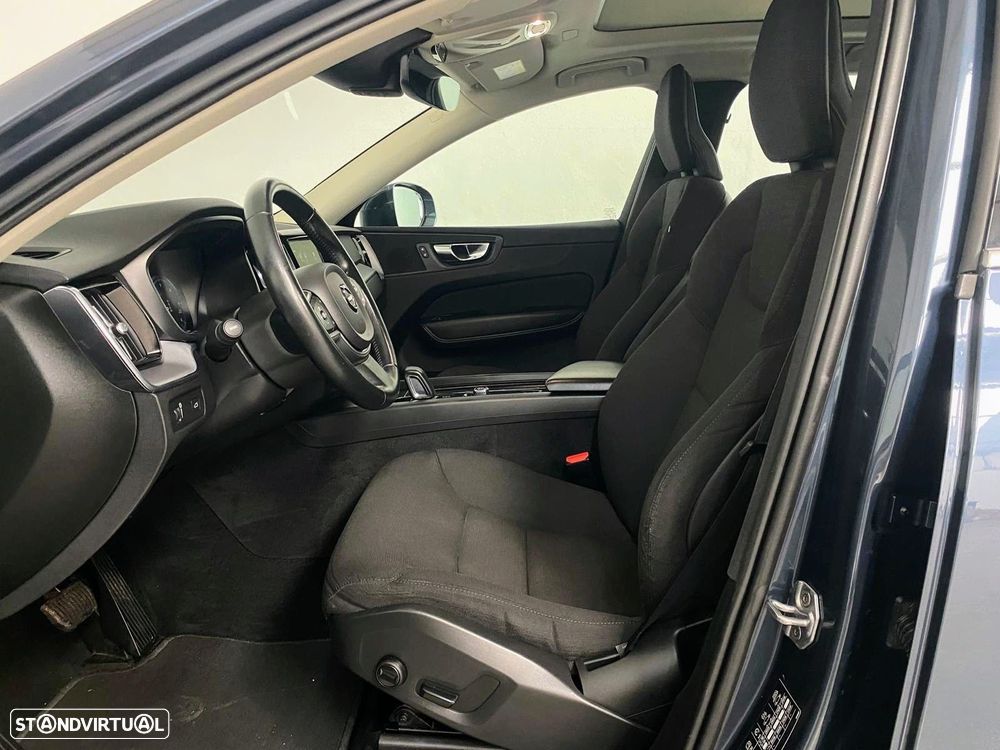 Volvo XC 60 2.0 B4 Momentum Plus Geartronic - 16