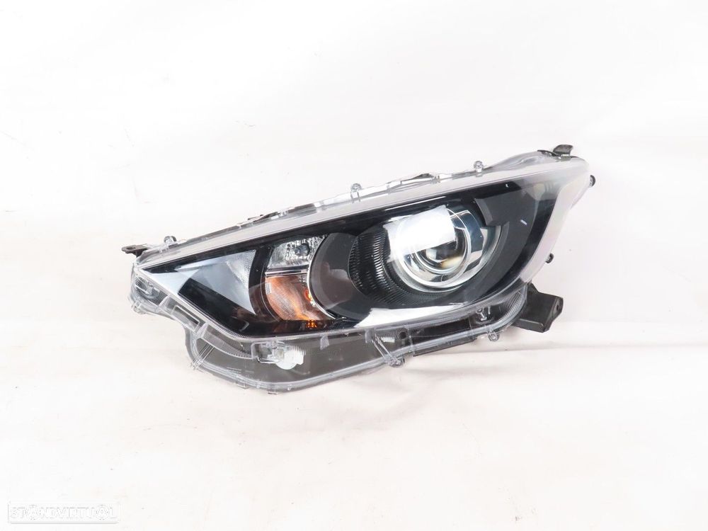Farol Esquerdo Seminovo/ Original TOYOTA Yaris IV (_P21_, _PA1_, _PH1_) 81170K00... - 1
