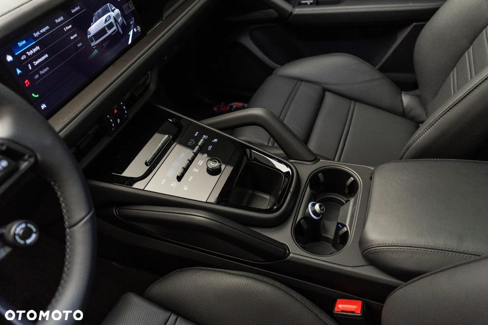 Porsche Cayenne E-Hybrid PHEV Black Edition - 24