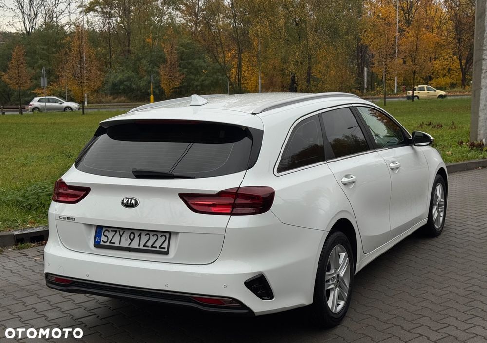 Kia Ceed SW 1.6 CRDi Eco-Dynamics+(48V Mild-Hybr.) DCT7 Spirit - 4