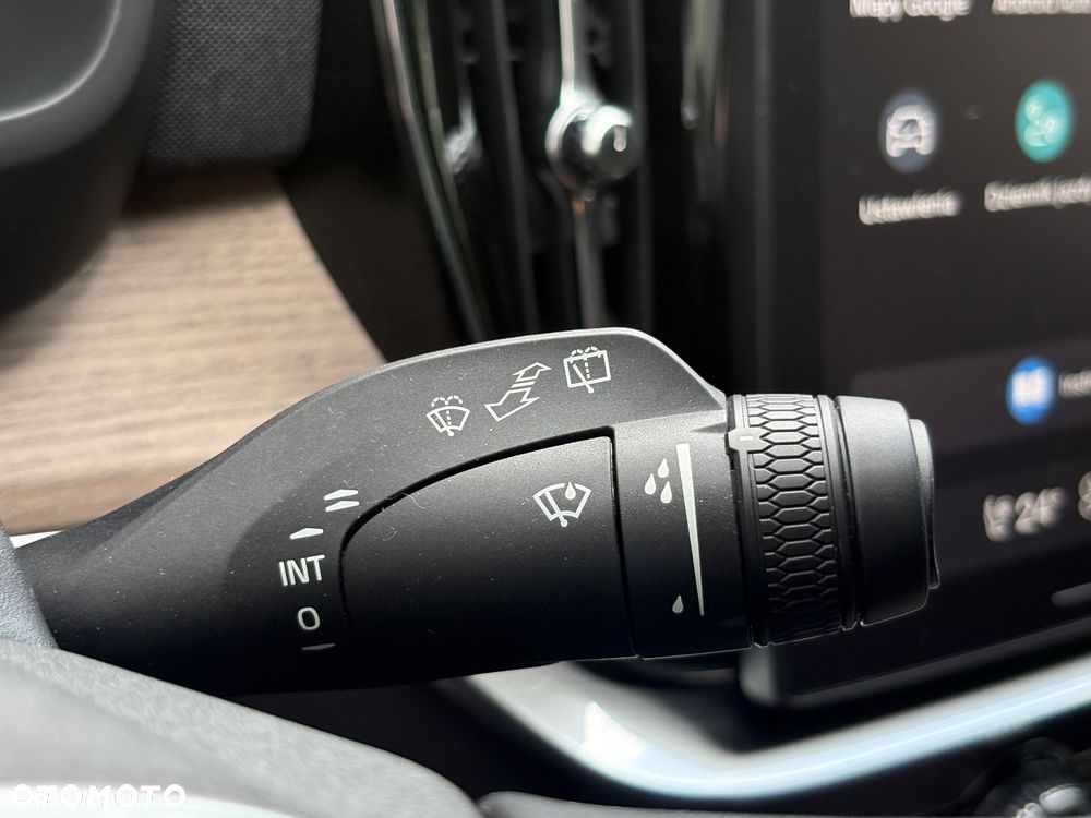 Volvo XC 90 B5 B AWD Ultimate Dark - 28