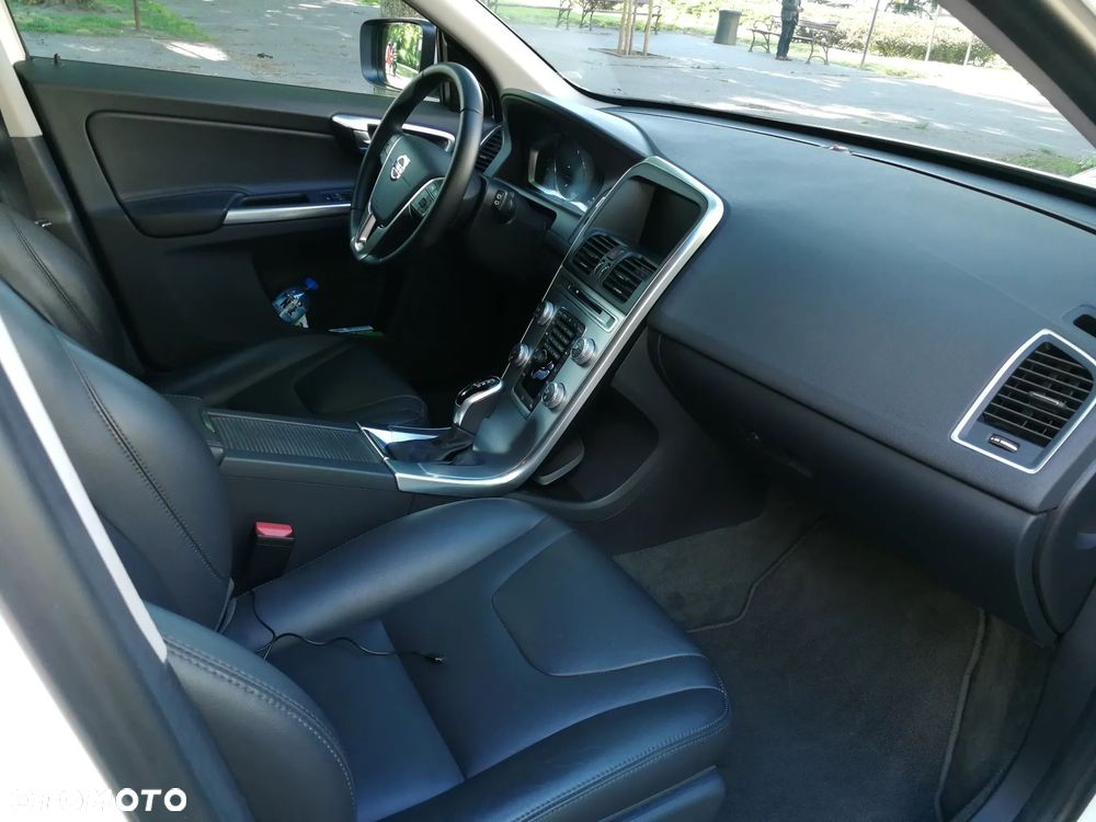 Volvo XC 60 D3 Drive-E Summum - 5