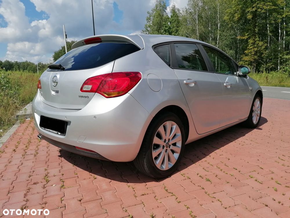Opel Astra 1.4 Turbo 150 Jahre - 12