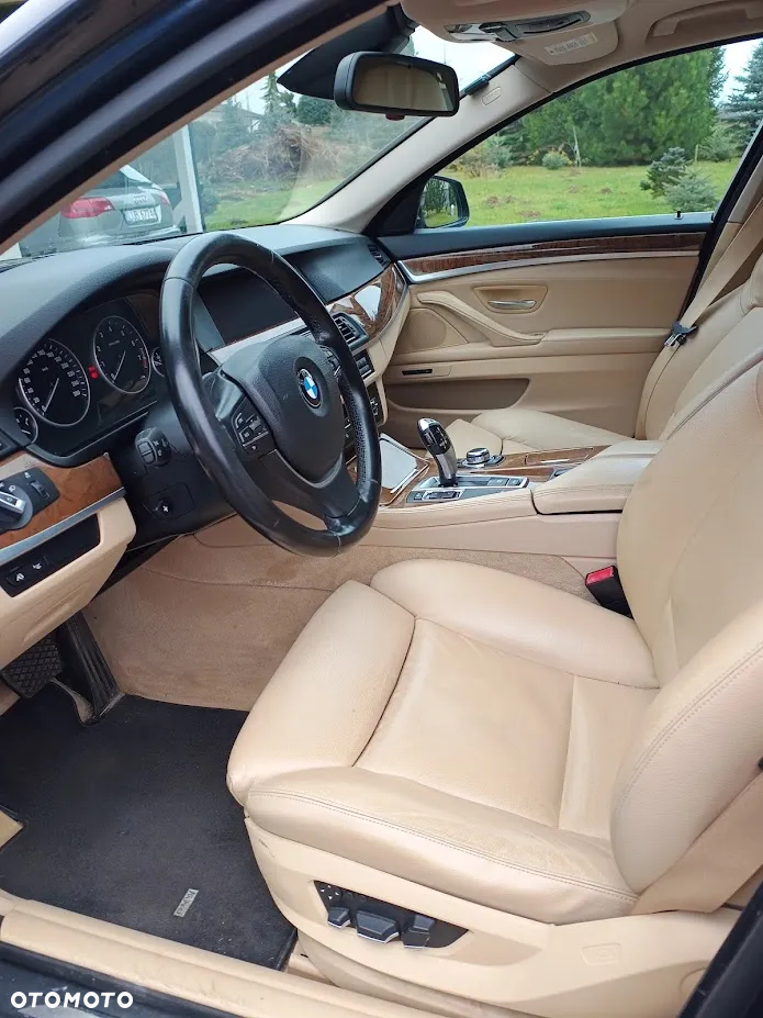 BMW Seria 5 528i Touring - 12
