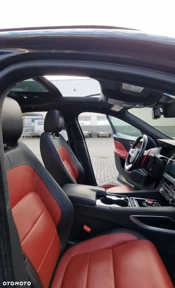 Jaguar F-Pace 35t AWD R-Sport - 10