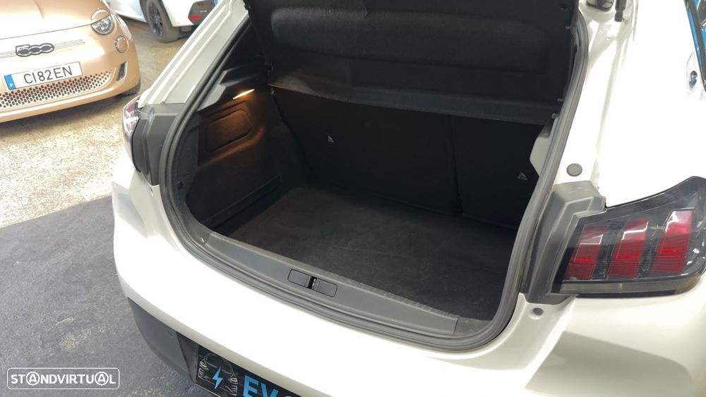 Peugeot e-208 Active Pack - 38