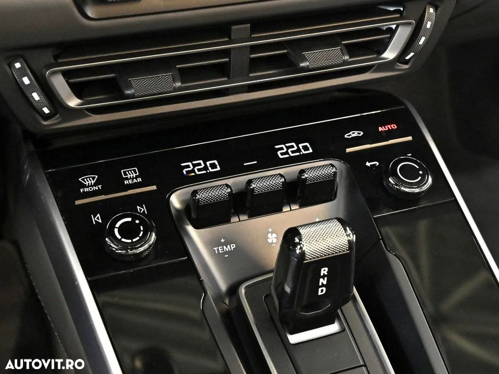 Porsche 911 Carrera 4 PDK - 11