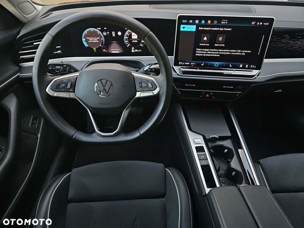 Volkswagen Passat - 11