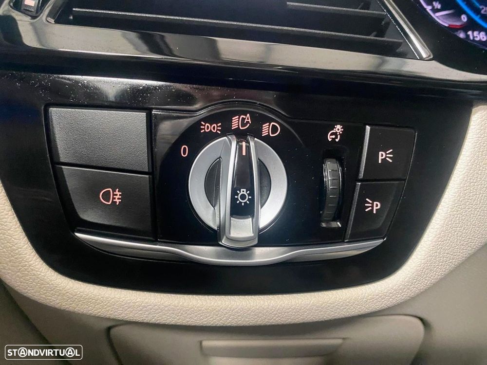 BMW 530 e - 24