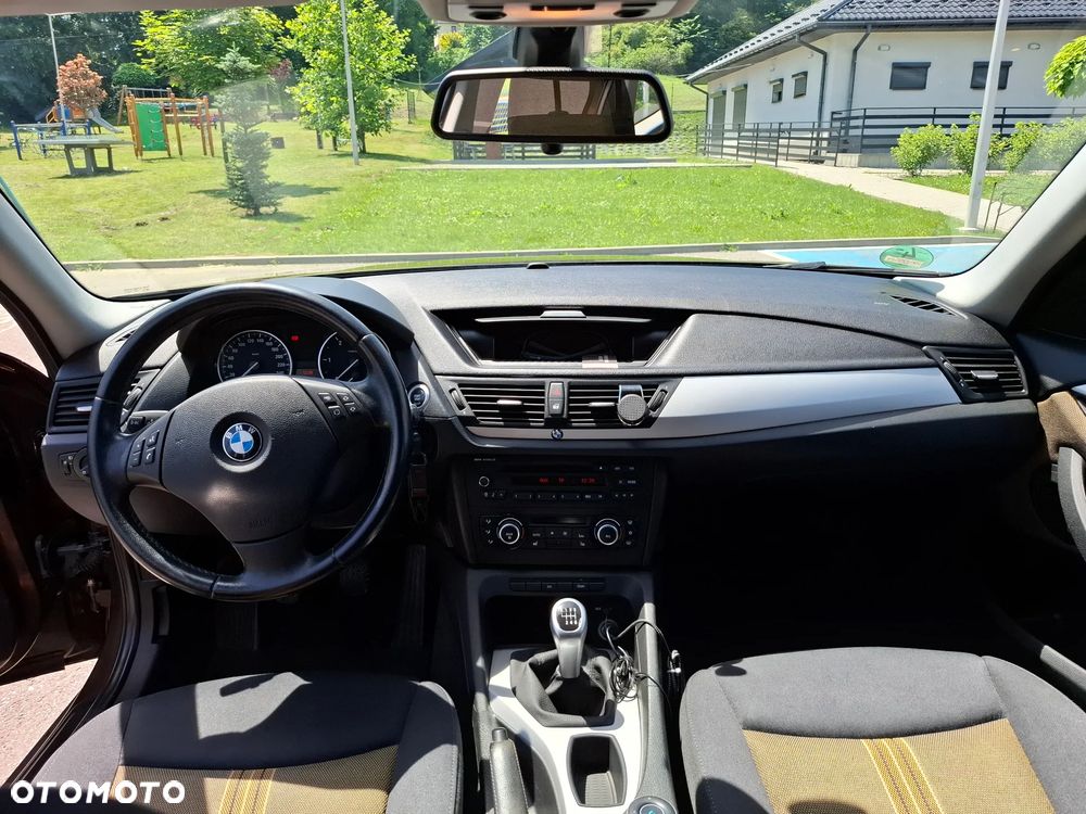 BMW X1 sDrive18d - 12