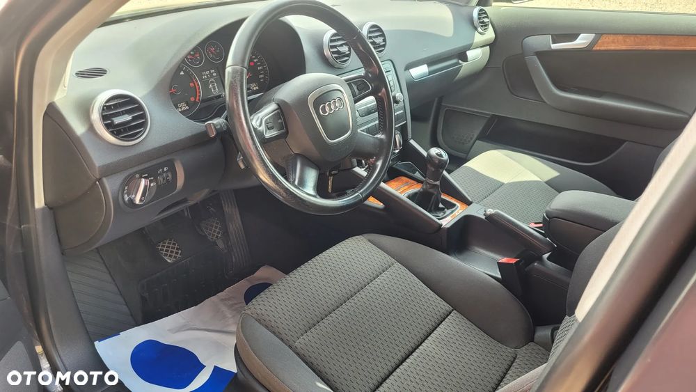 Audi A3 Sportback 1.6 TDI DPF Ambition - 10