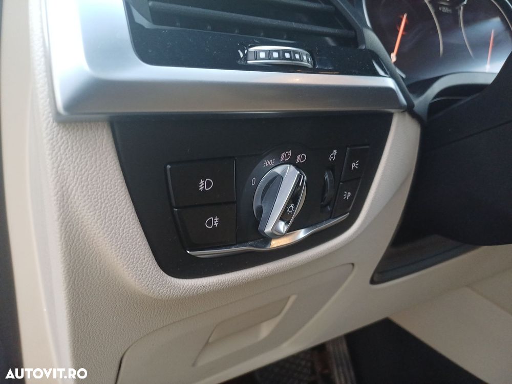 BMW X3 xDrive20d AT Luxury Line - 12