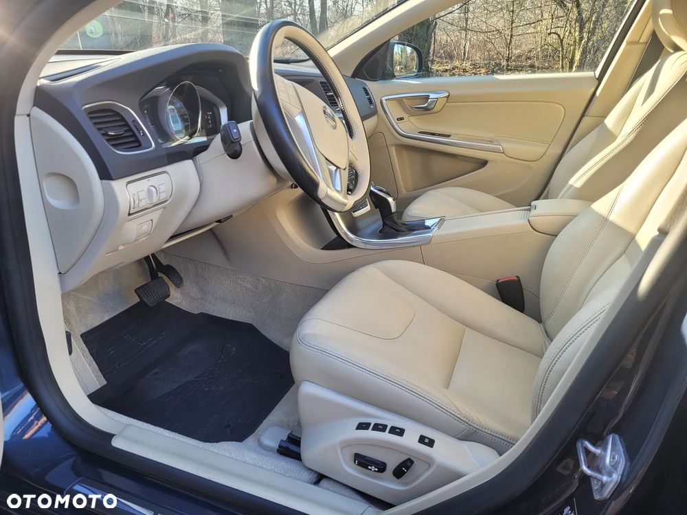 Volvo S60 D3 Geartronic Summum - 6