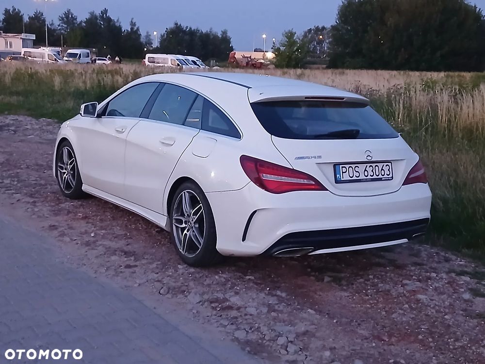 Mercedes-Benz CLA 180 AMG Line - 2