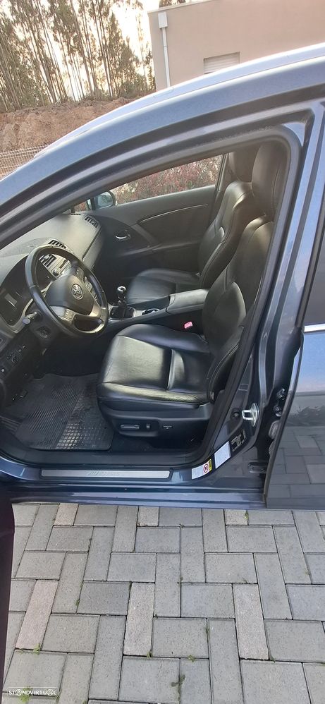 Toyota Avensis SW 2.0 D-4D Exclusive - 5