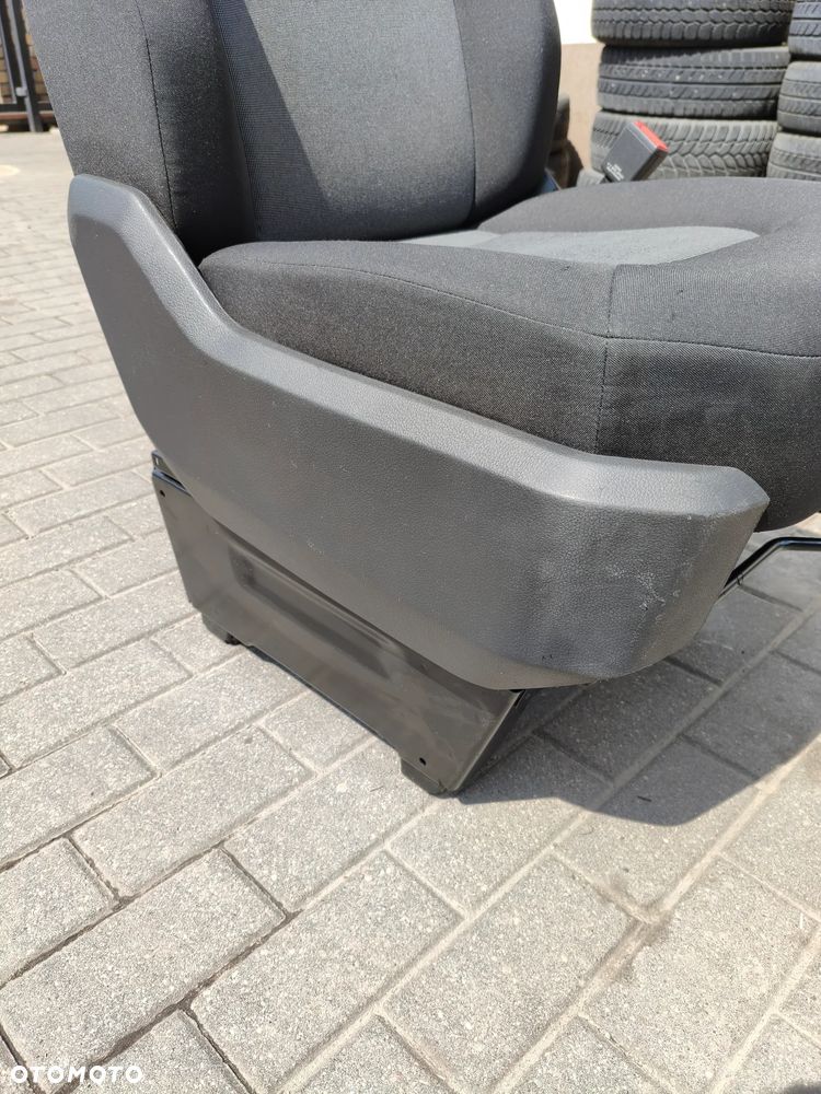 Fotel pasażera VW Crafter II MAN TGE - 4