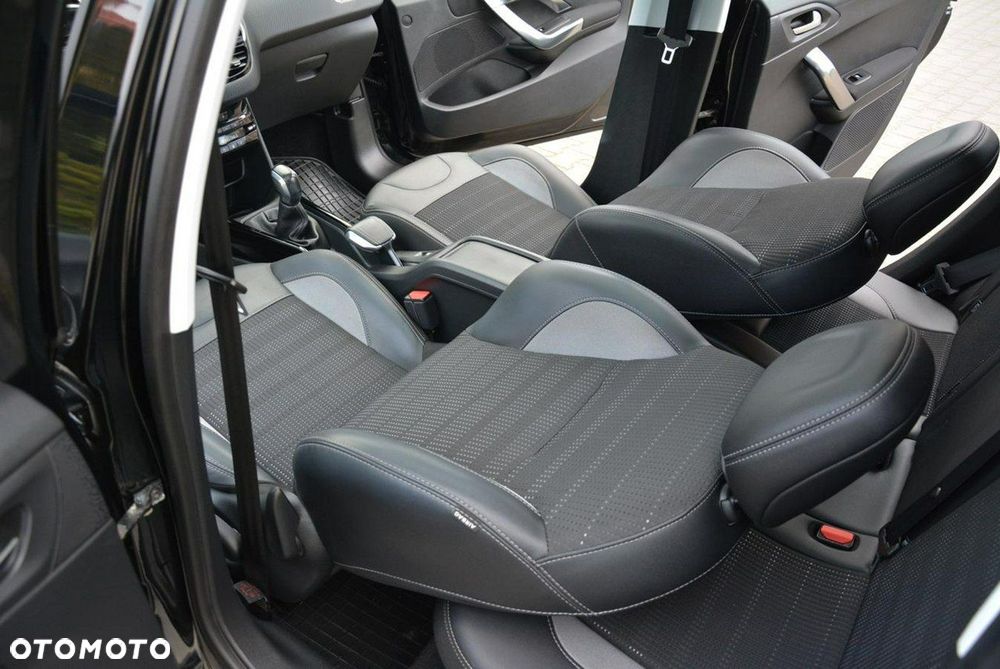 Peugeot 2008 1.2 Pure Tech GPF Allure S&S - 23