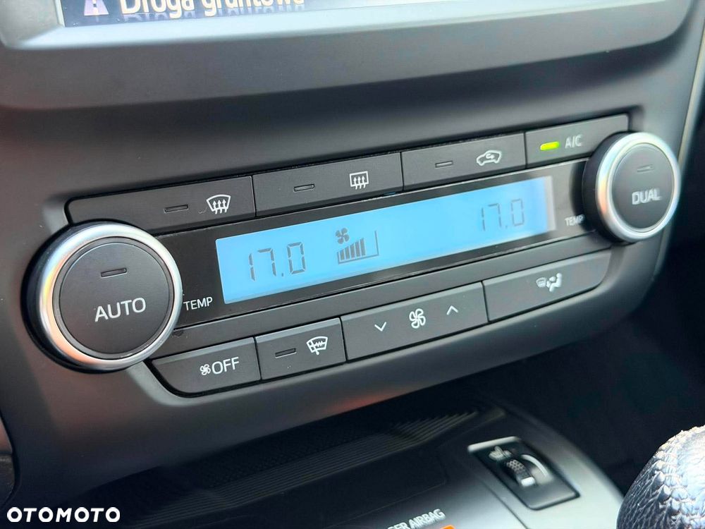 Toyota Avensis 1.8 Premium MS - 29