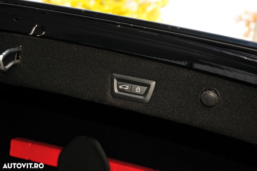 BMW Seria 7 750Li xDrive - 38