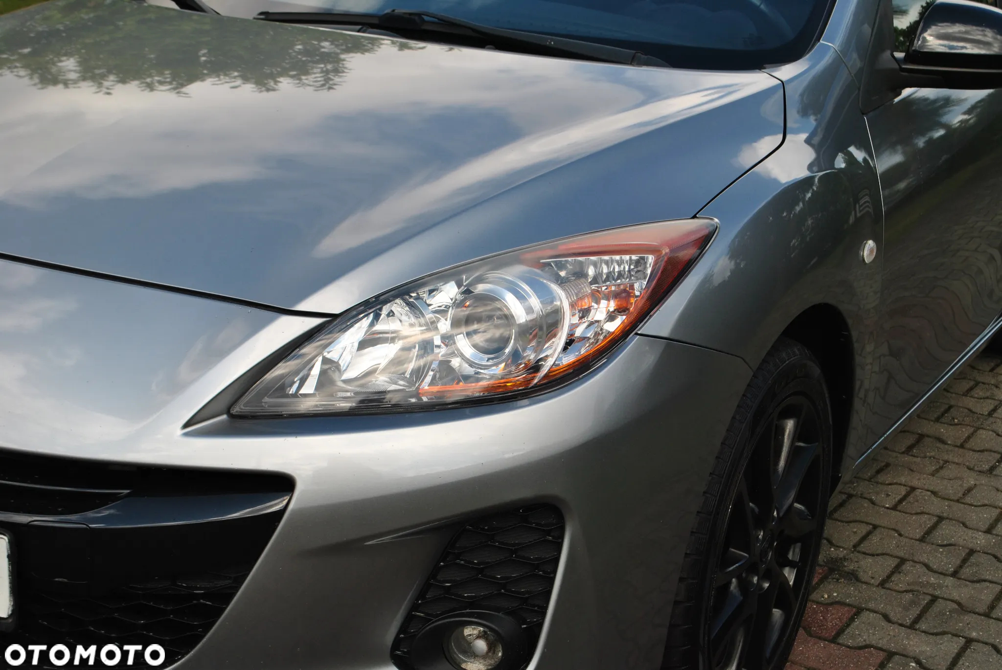 Mazda 3 1.6 Exclusive + - 17