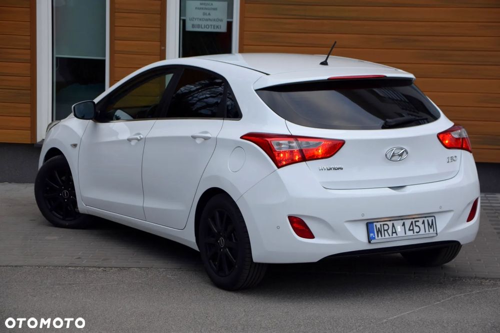 Hyundai i30 blue 1.4 Trend - 10