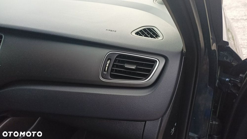 Kia Carens 1.7 CRDi L 7os - 37