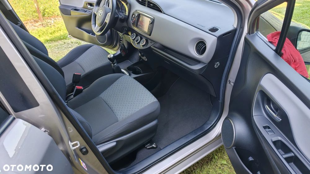 Toyota Yaris 1.33 Premium EU6 - 13
