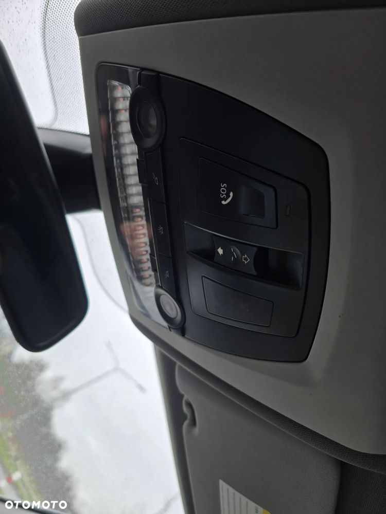 BMW Seria 5 528i Sport-Aut - 21