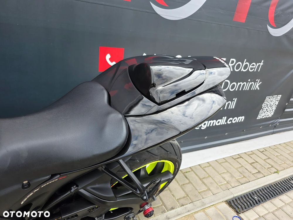 Suzuki GSX-R - 11