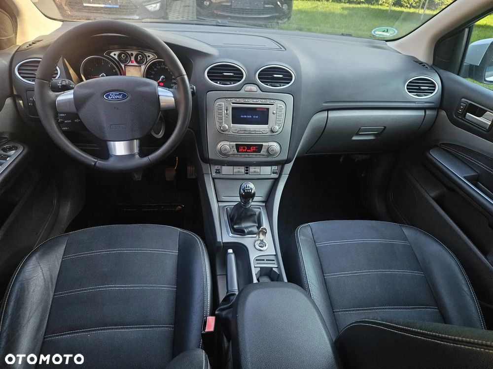 Ford Focus 1.8 Titanium - 12
