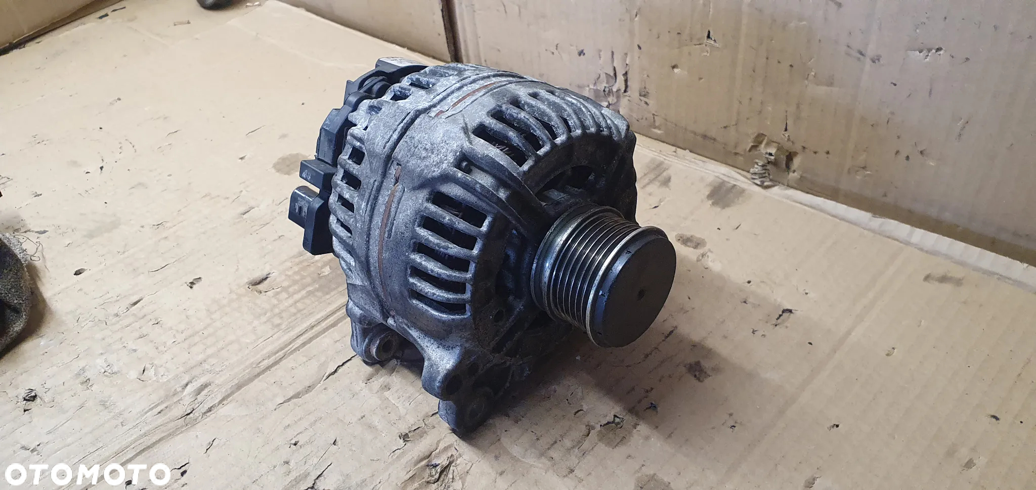 Alternator prądnica VW Touran 1.9 TDI 06F903023FX - 2