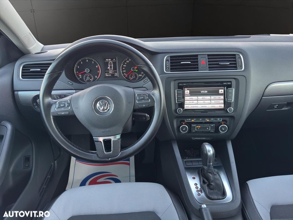 Volkswagen Jetta - 9