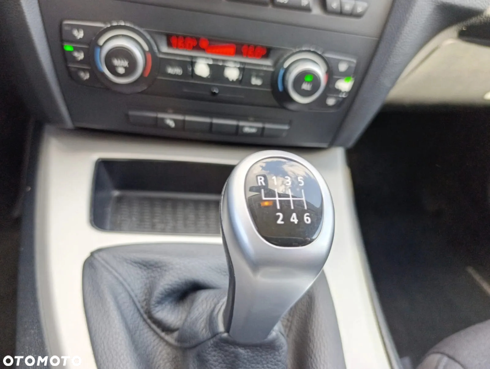 BMW Seria 3 320i Touring - 12