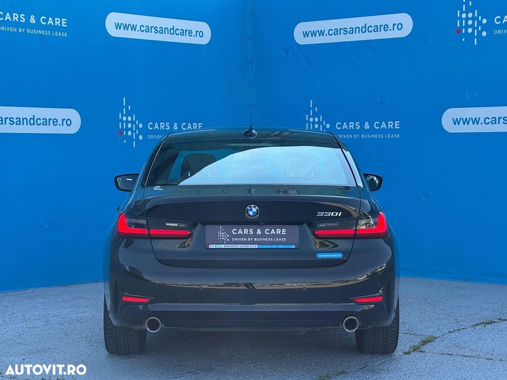 BMW Seria 3 330i AT - 14