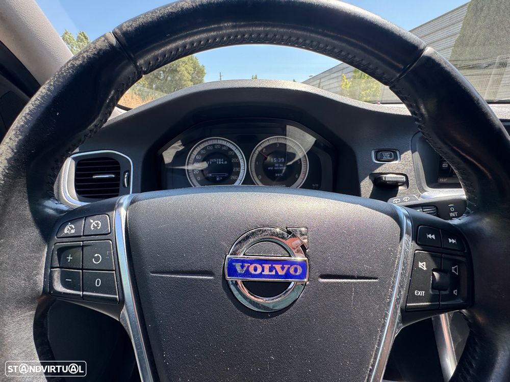 Volvo V60 2.0 D3 Momentum - 16
