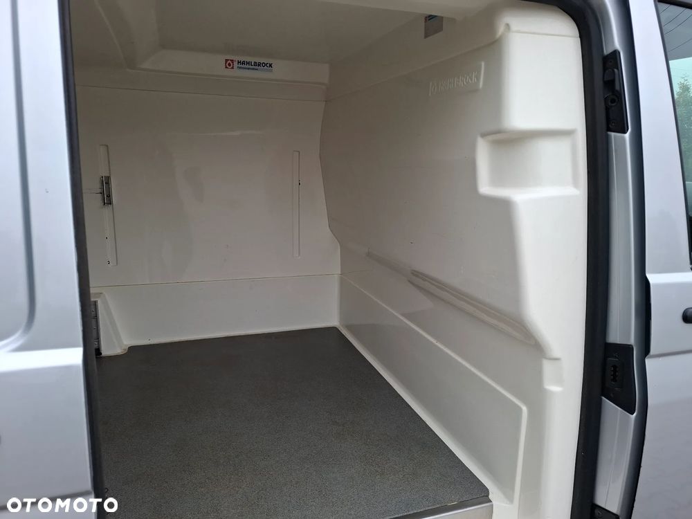 Volkswagen Transporter - 21