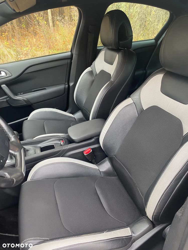 Citroën DS4 1.6 HDi SoChic - 13