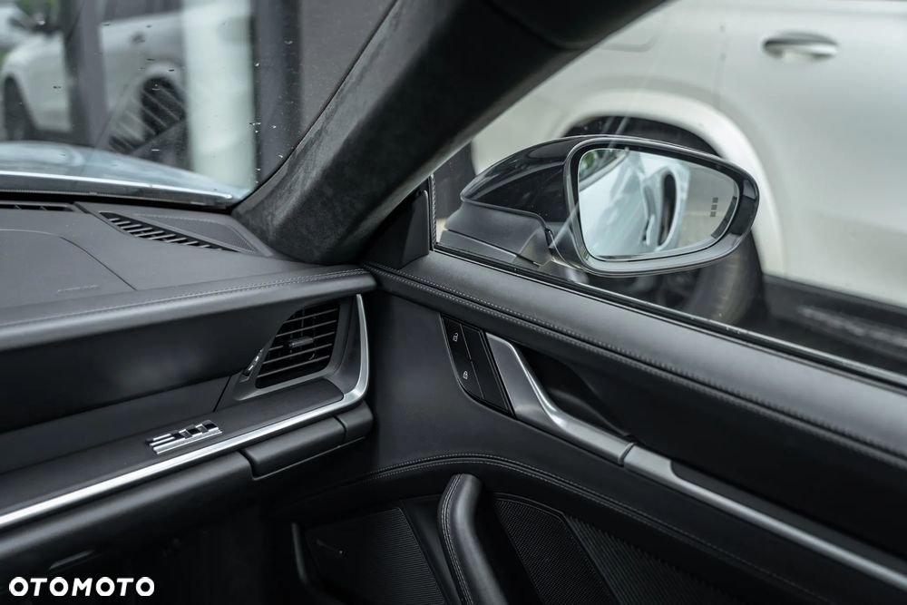 Porsche 911 Turbo S - 38