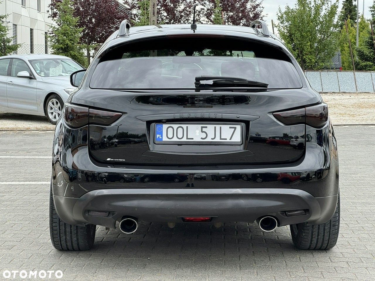 Infiniti FX - 7