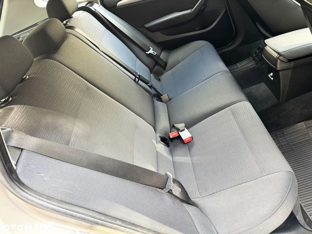 BMW X1 sDrive18d Sport Line - 34