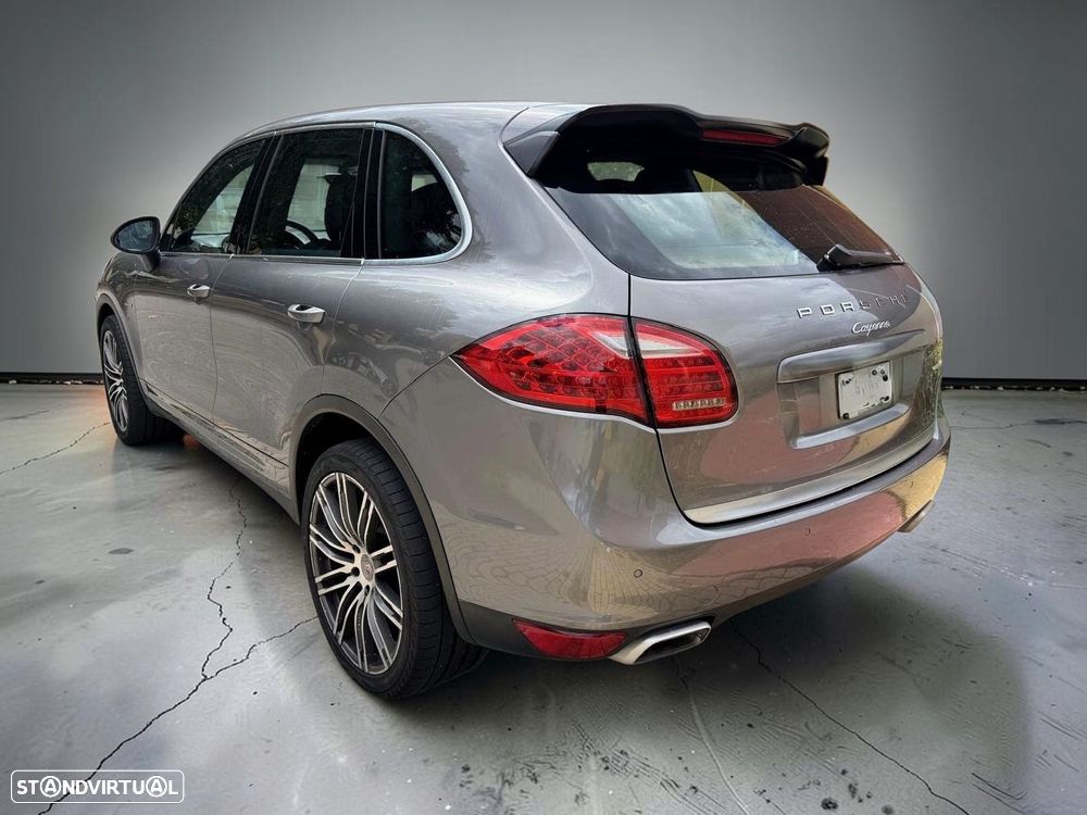 Porsche Cayenne 3.0 V6 - 4