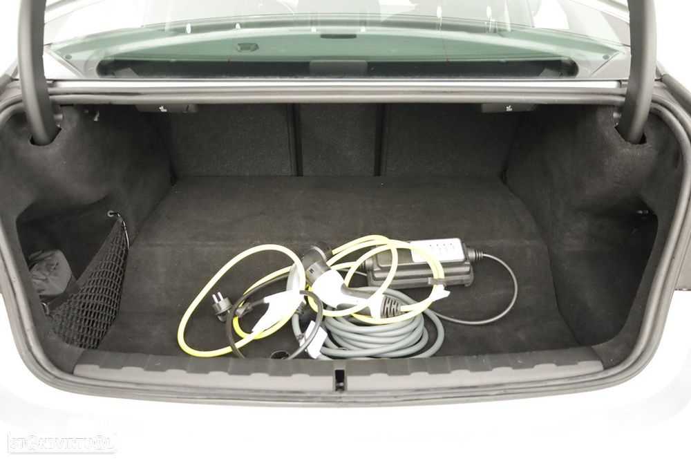 BMW 330 e Corporate Edition Auto - 25