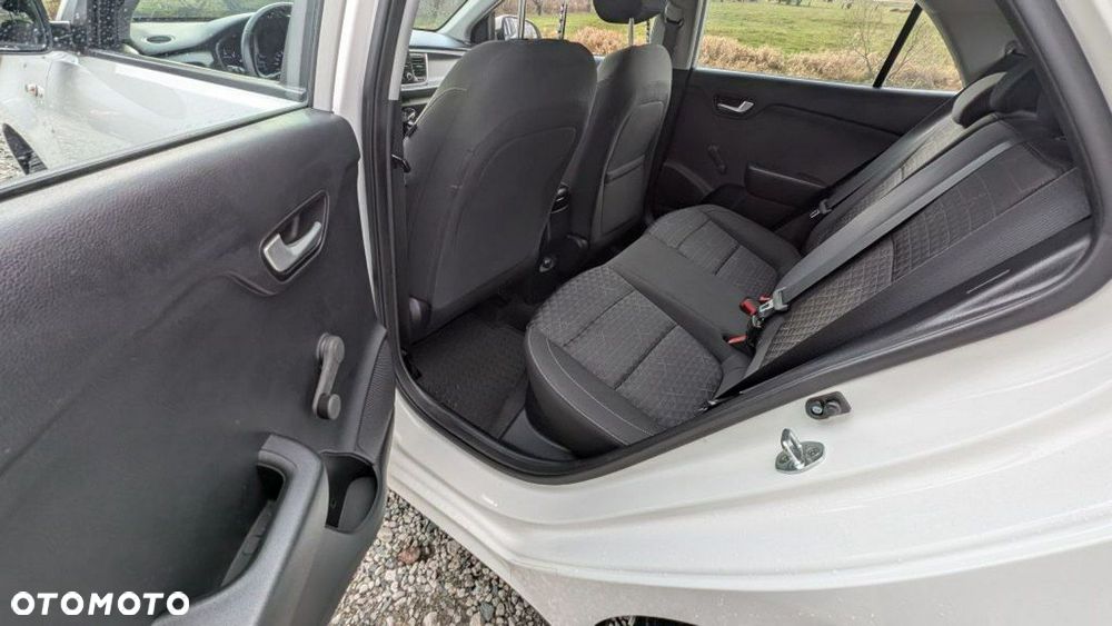 Kia Rio - 13