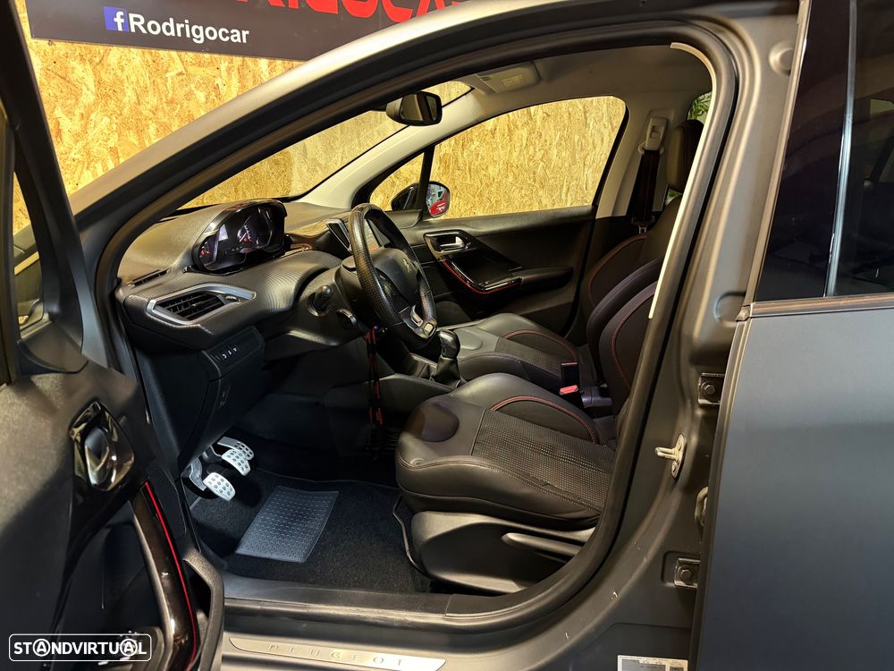 Peugeot 208 1.2 PureTech GT Line - 6