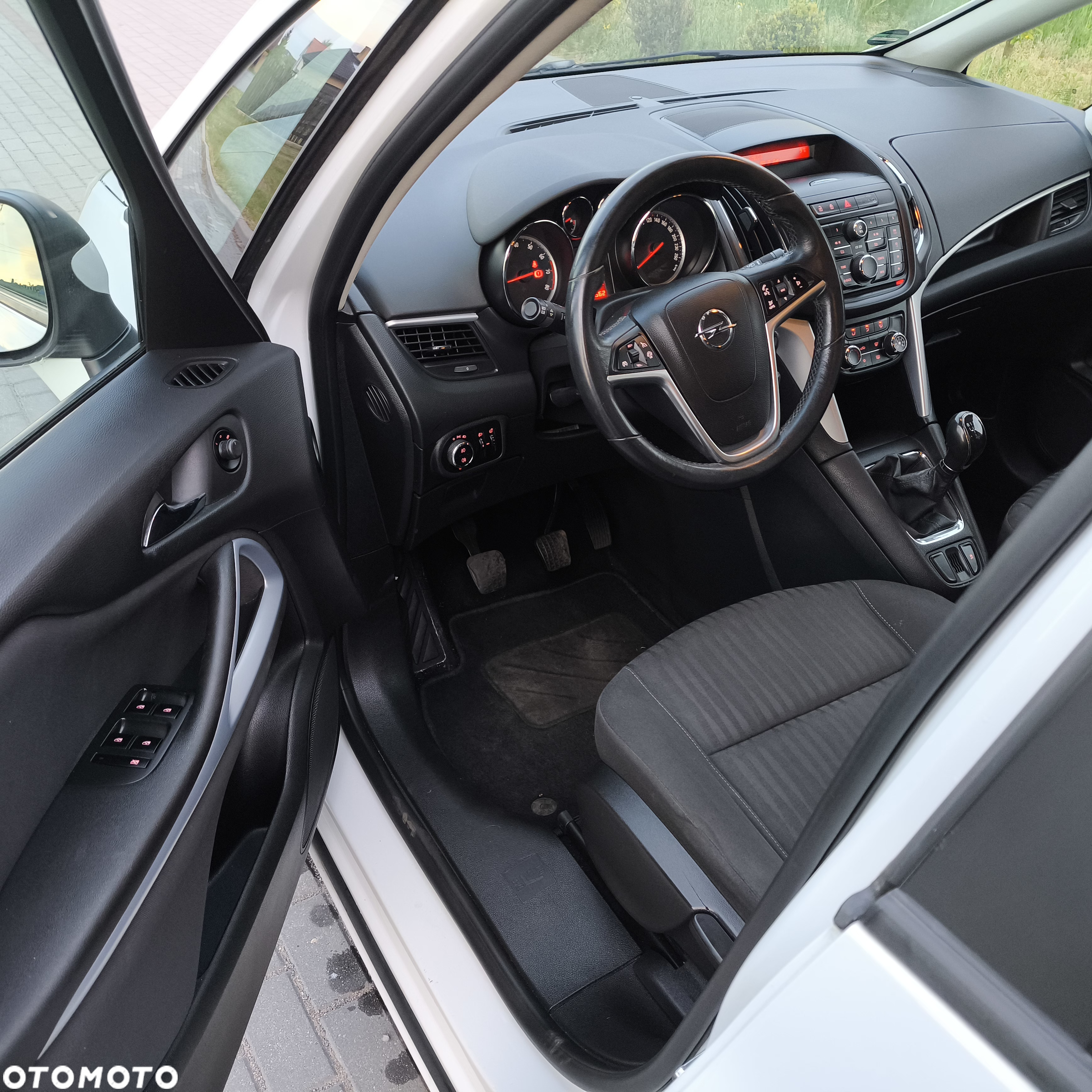 Opel Zafira 1.4 T Elite - 4